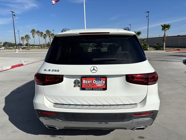 2023 Mercedes Benz GLB 250 photo 4