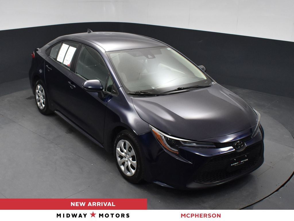 2021 Toyota Corolla LE's photo