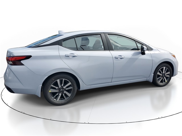 2025 Nissan Versa SV photo 4