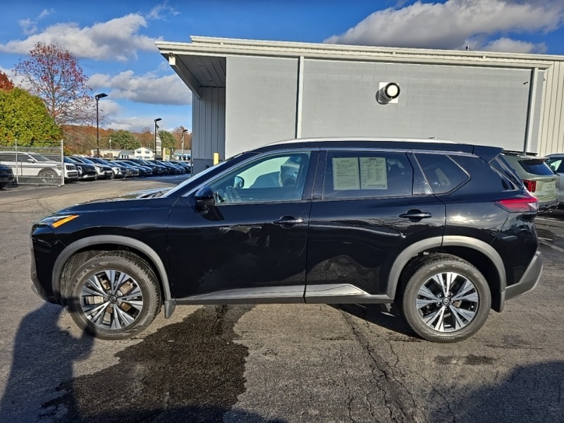 2021 Nissan Rogue SV photo 4