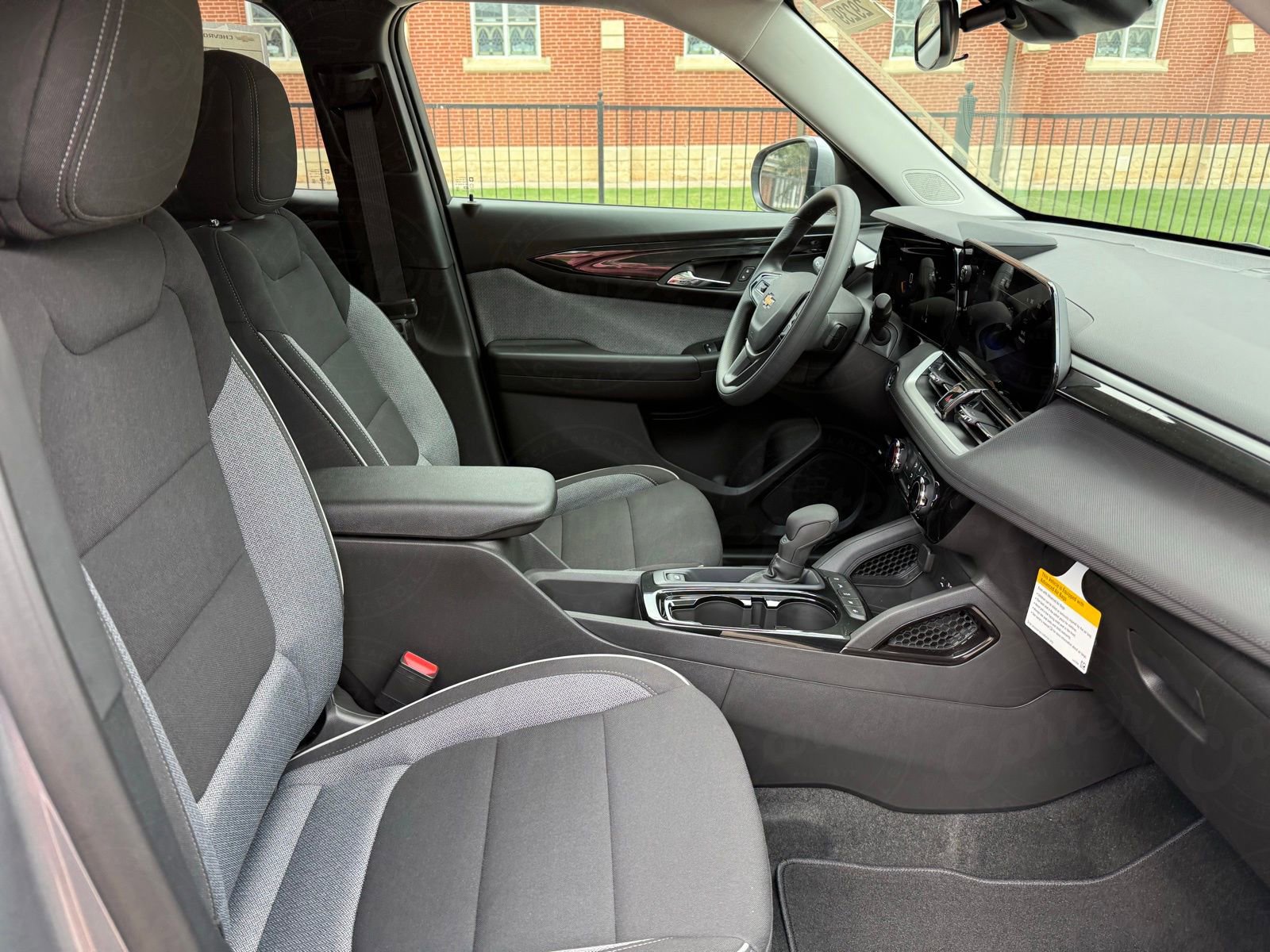 2026 Chevrolet Trailblazer LT photo 2