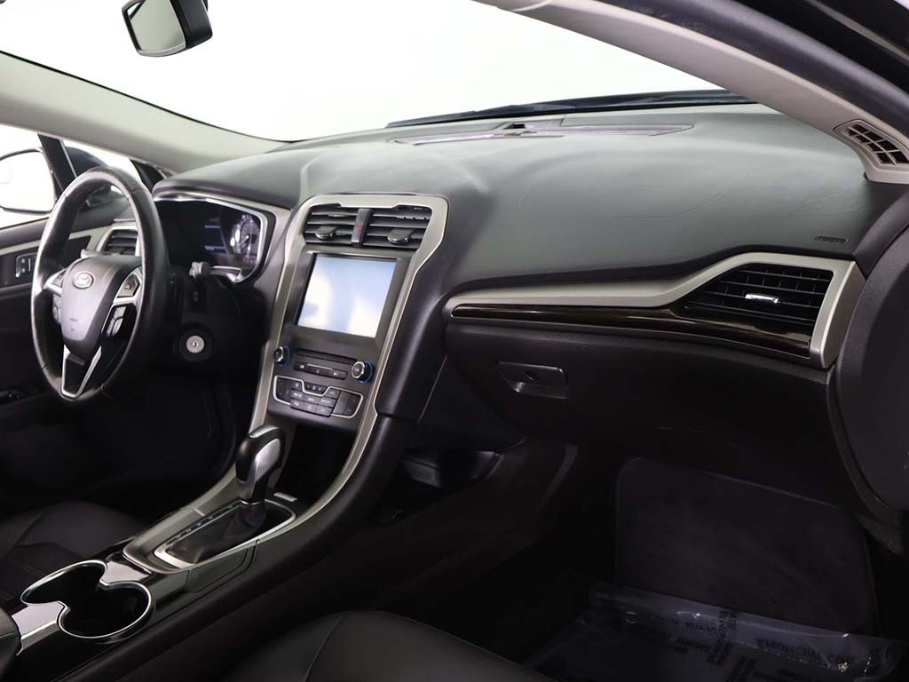 2016 Ford Fusion SE photo 24