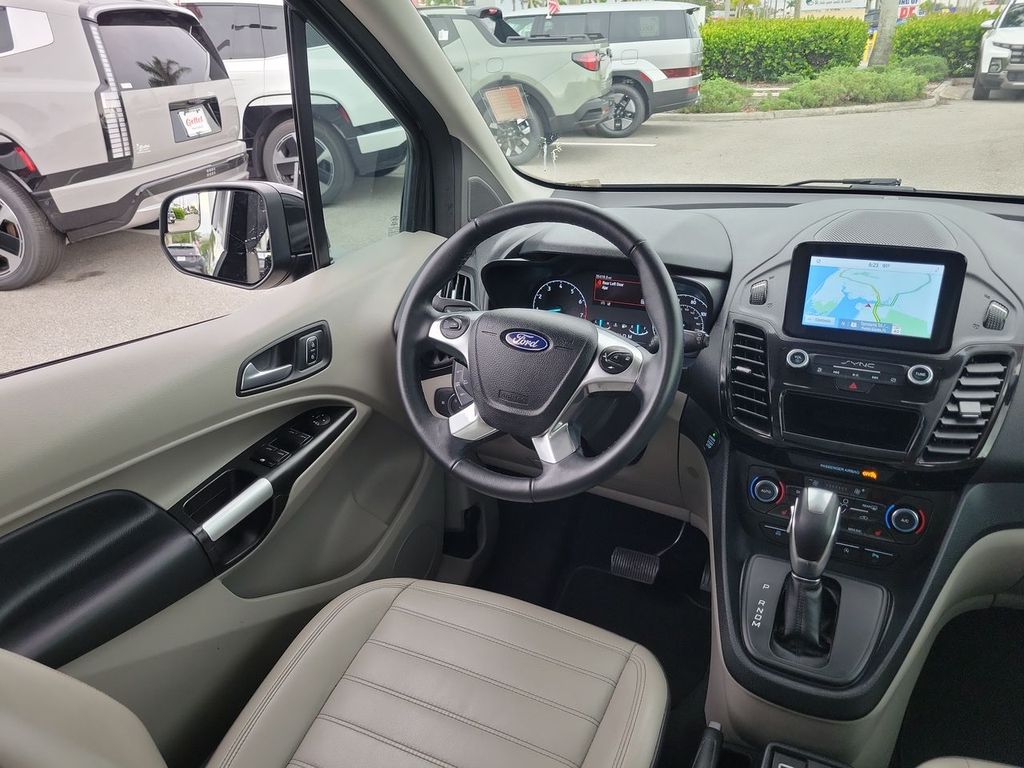 2022 Ford Transit Connect Titanium photo 7