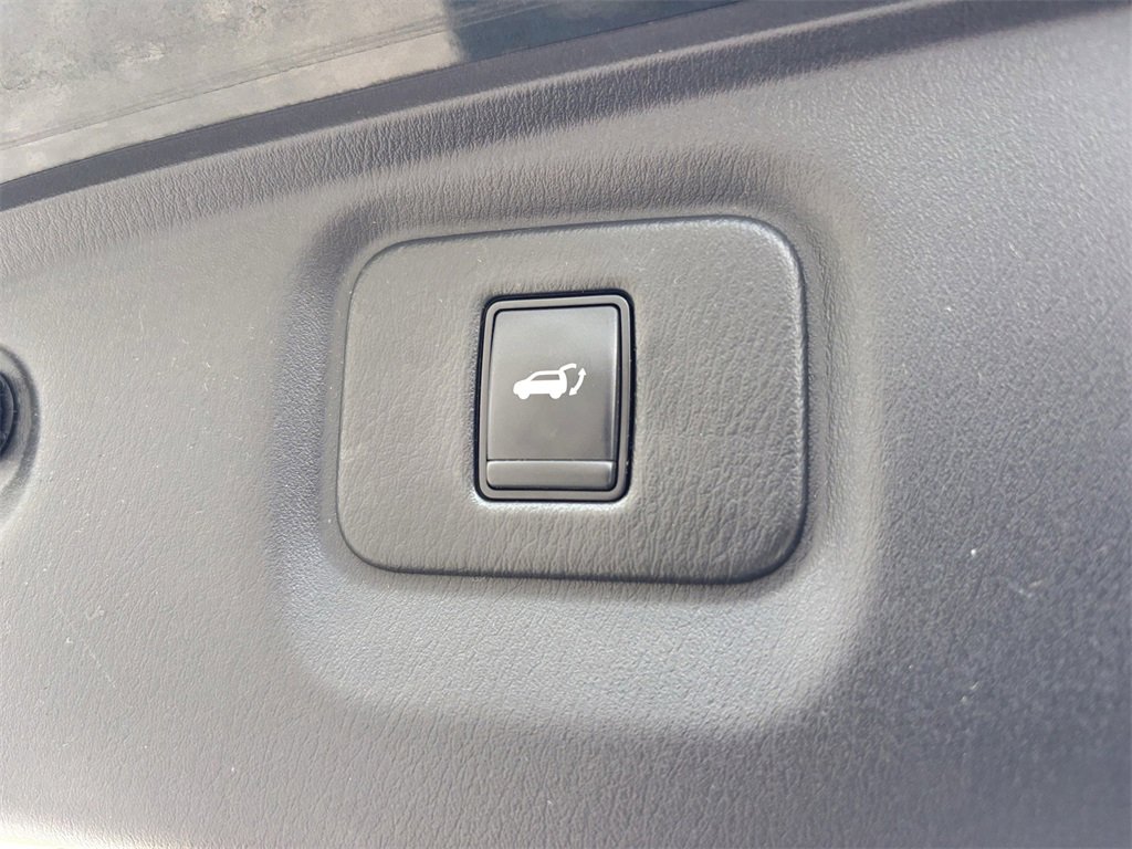 2019 Nissan Pathfinder SL photo 15