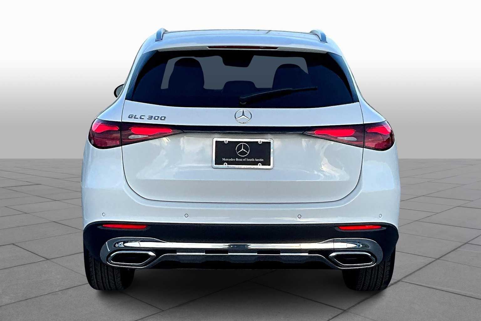 2026 Mercedes Benz GLC 300 photo 4