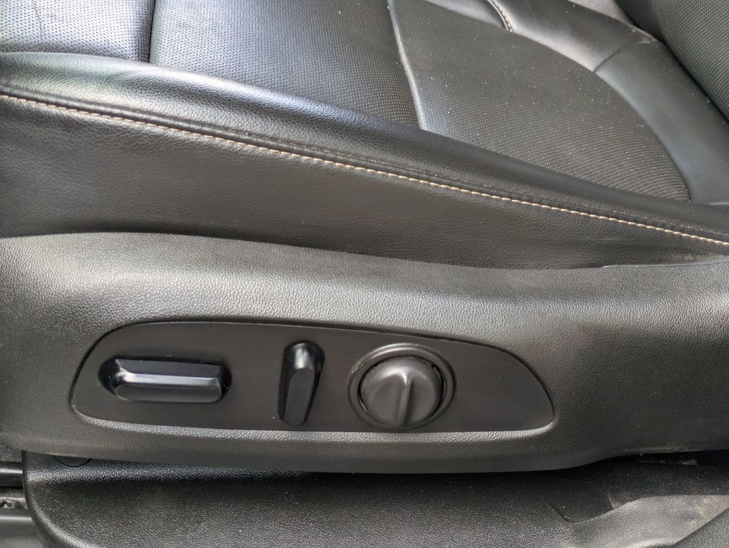 2021 Gmc Acadia SLT photo 13