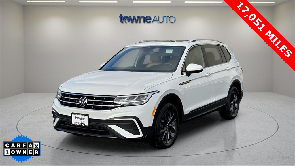 2023 Volkswagen Tiguan SE's photo