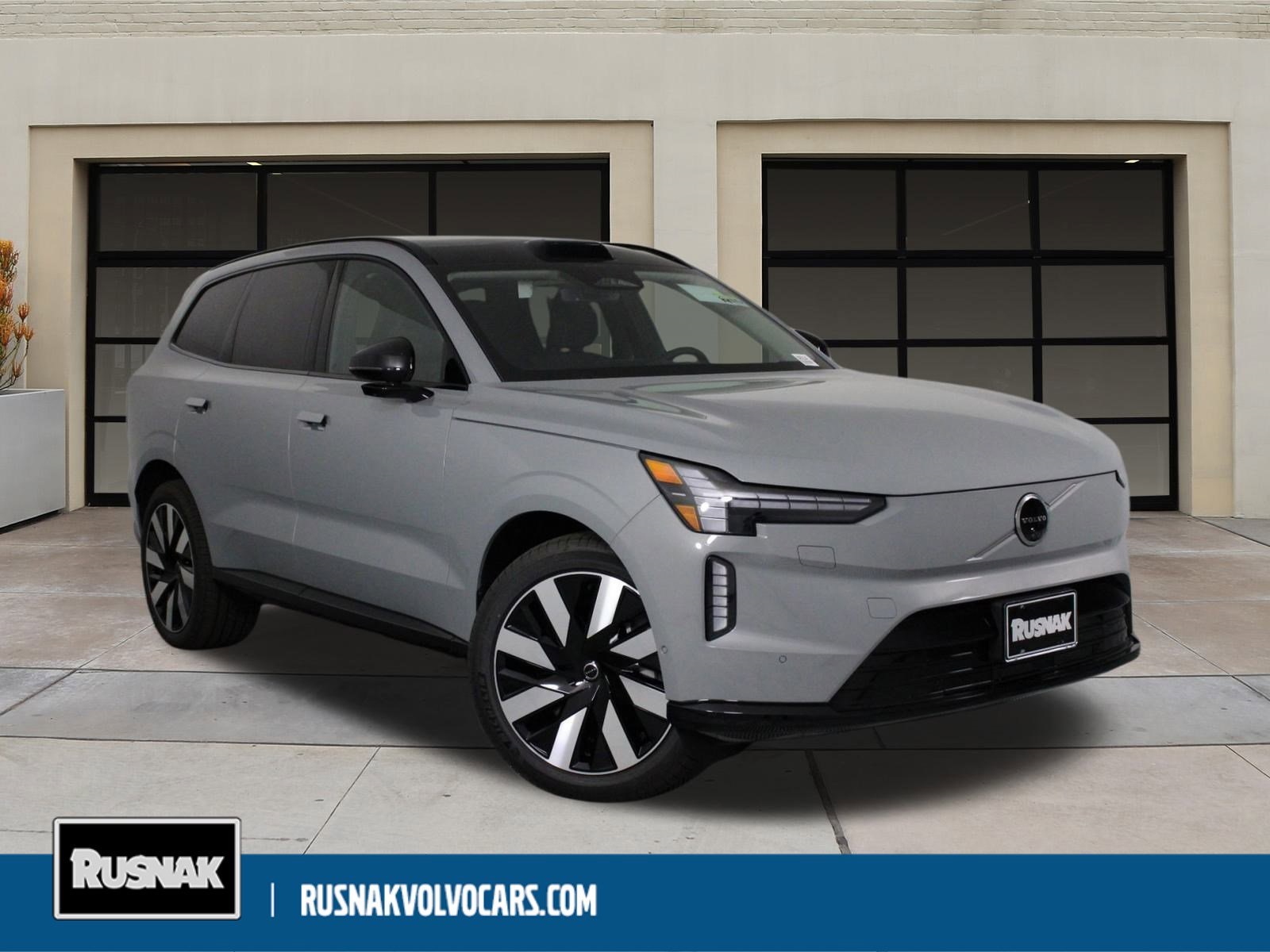 2025 Volvo EX90 Plus's photo