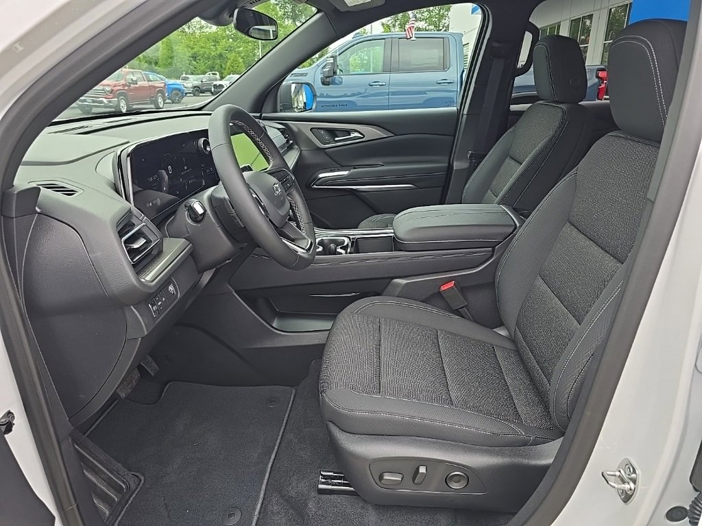2025 Chevrolet Traverse photo 20