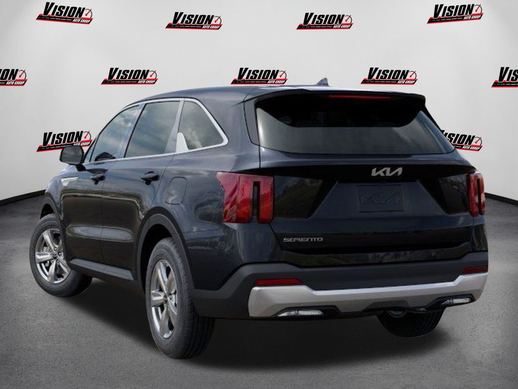 2025 Kia Sorento LX photo 4