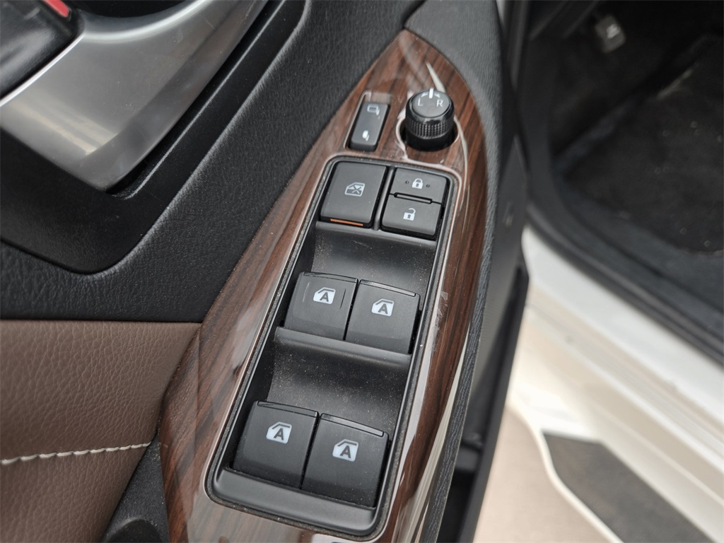 2019 Toyota Sienna Limited Premium photo 32