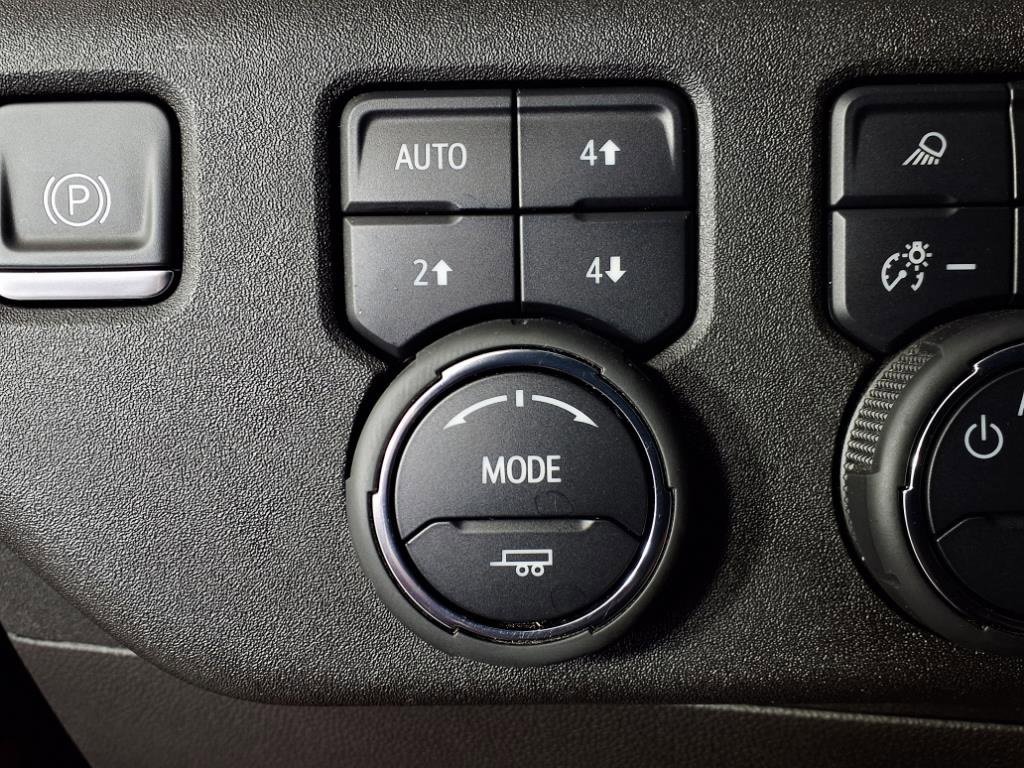 2023 Chevrolet Silverado 1500 LTZ photo 5