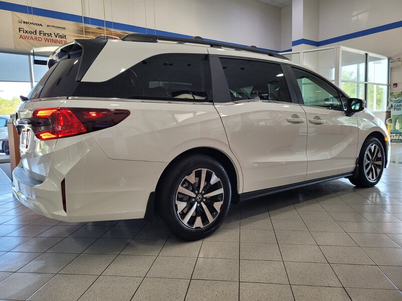 2026 Honda Odyssey EX-L photo 3