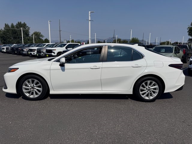 2022 Toyota Camry LE photo 3