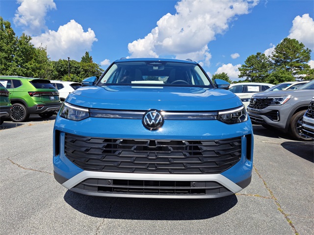 2025 Volkswagen Tiguan SE photo 2