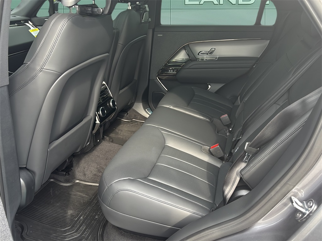 2025 Land Rover Range Rover Sport SE photo 19