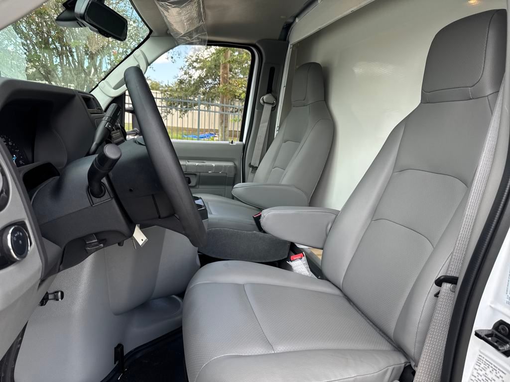 2026 Ford E-450 photo 15