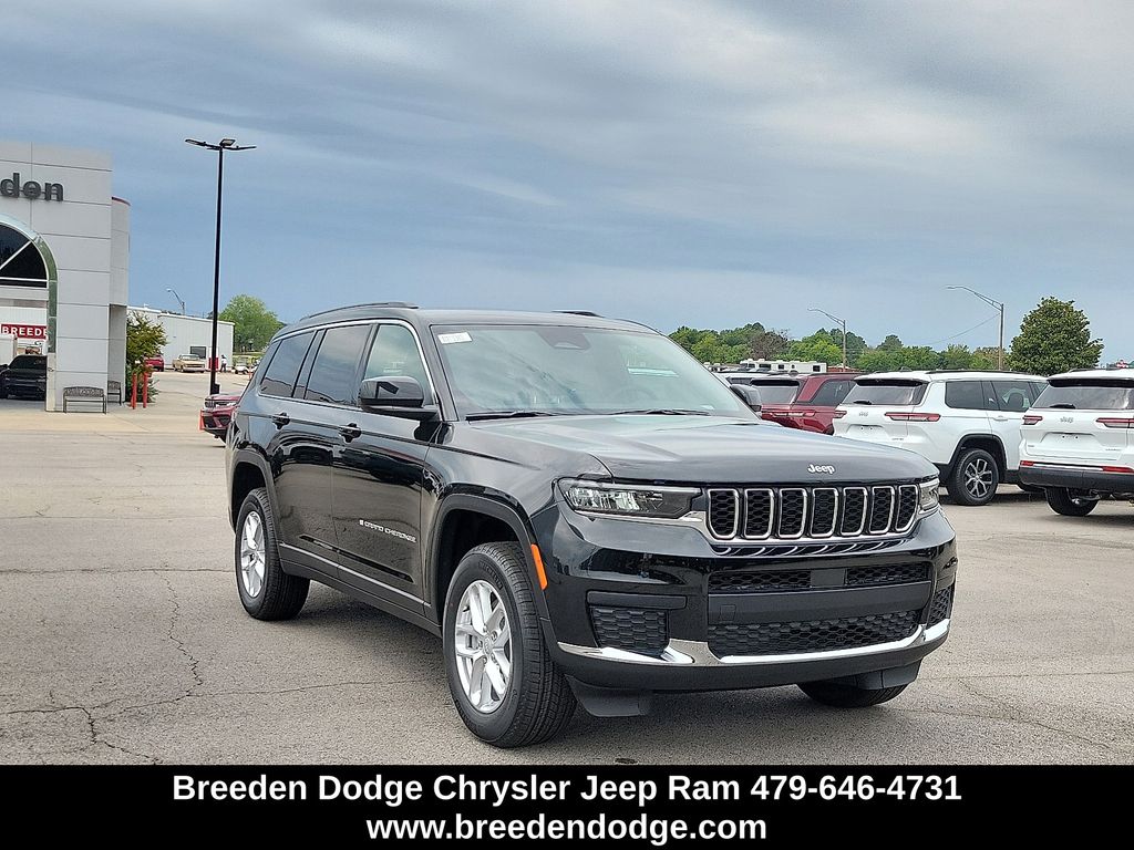 2025 Jeep Grand Cherokee L Laredo's photo