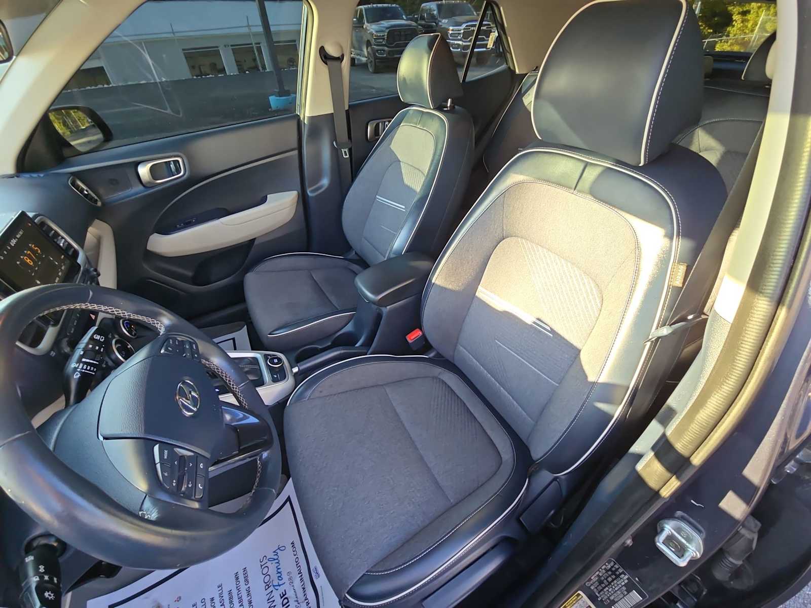 2021 Hyundai Venue SEL Denim photo 14