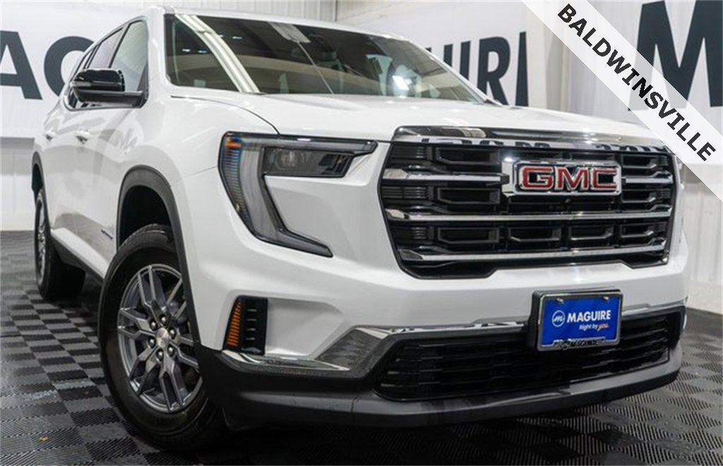 2025 GMC Acadia Elevation's photo