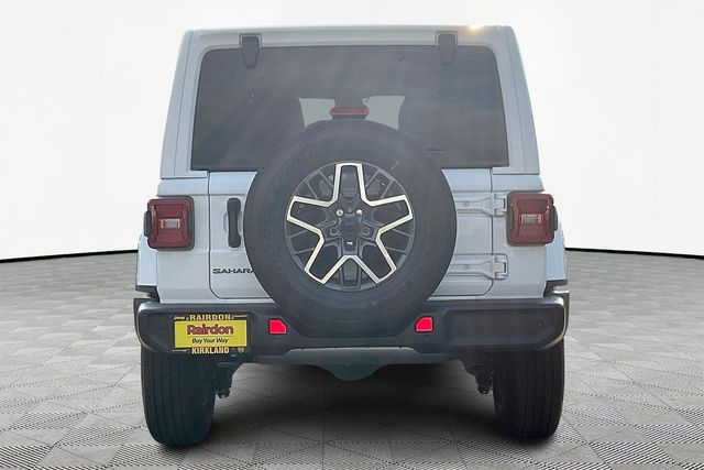 2025 Jeep Wrangler Sahara photo 4