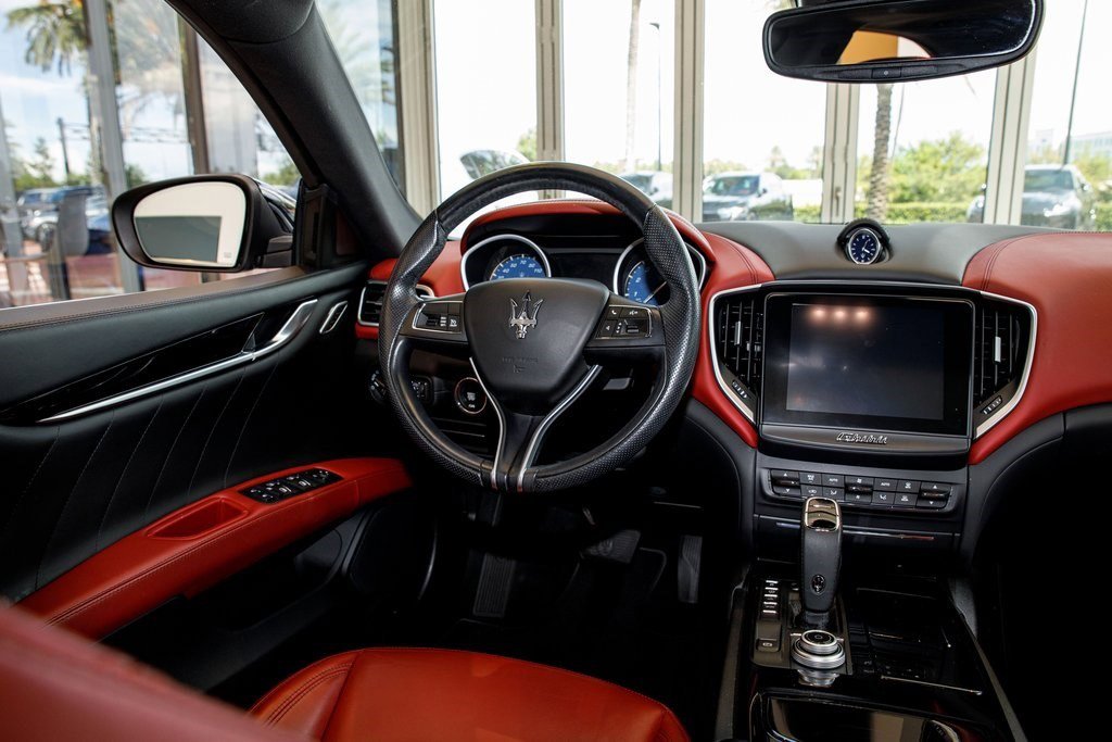 2020 Maserati Ghibli photo 22