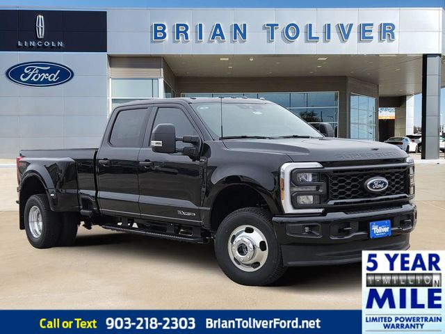 2026 Ford F-350 Super Duty XL's photo
