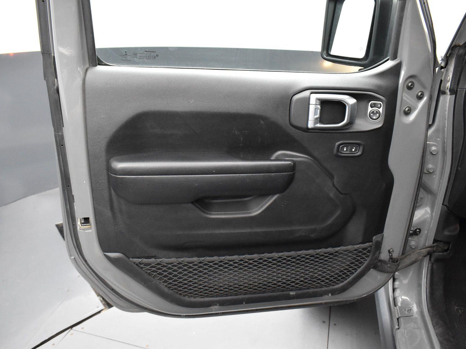 2021 Jeep Gladiator Willys photo 5