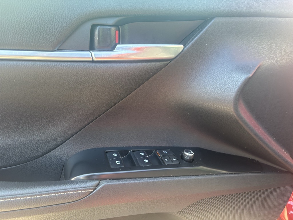 2020 Toyota Camry XSE photo 6