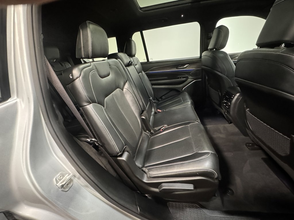 2024 Jeep Grand Cherokee Overland photo 12