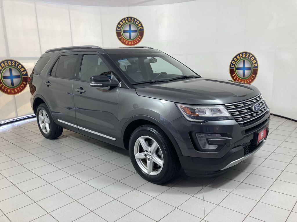 2017 Ford Explorer XLT photo 7