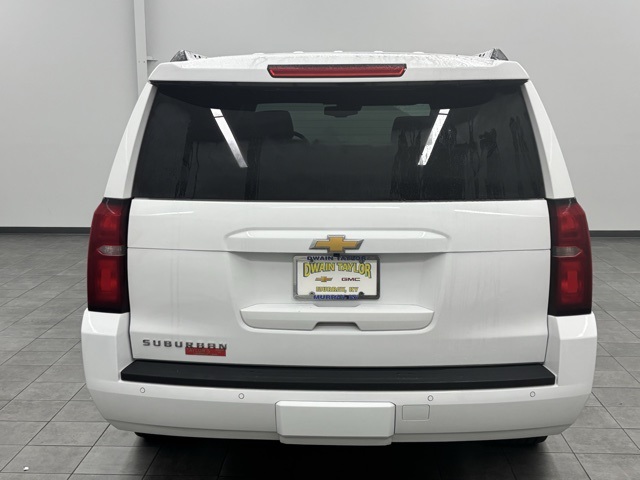2019 Chevrolet Suburban LT photo 3
