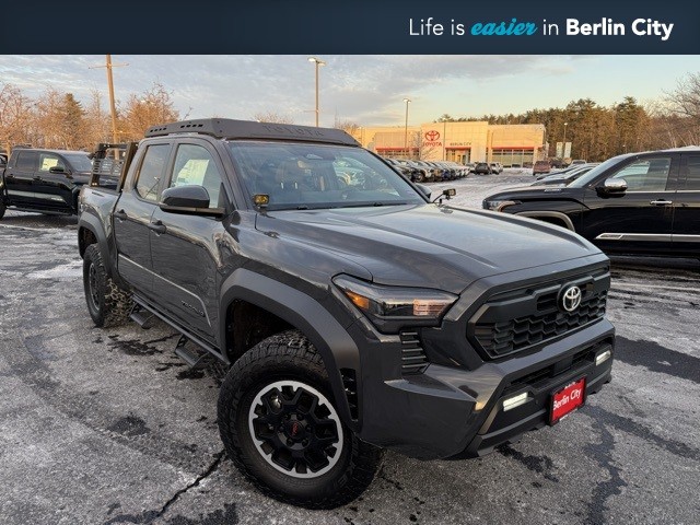 2023 トヨタ・タコマ TRD OFF ROAD　(ブルー) 2023 Toyota Tacoma TRD Off-Road Review - YouTube
