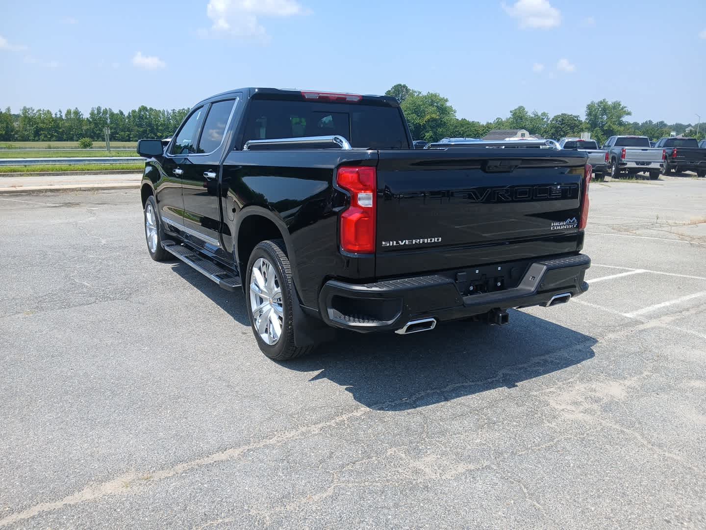 2024 Chevrolet Silverado 1500 High Country photo 3
