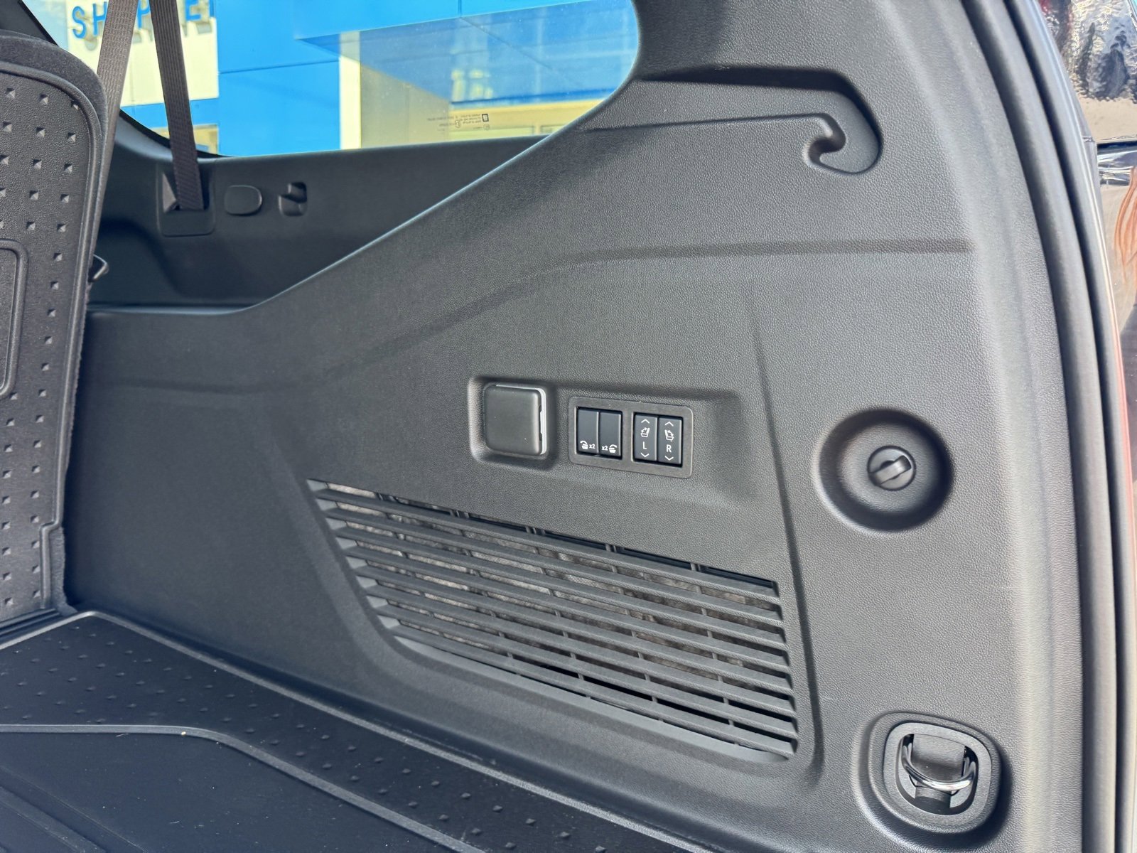 2026 Chevrolet Suburban RST photo 24