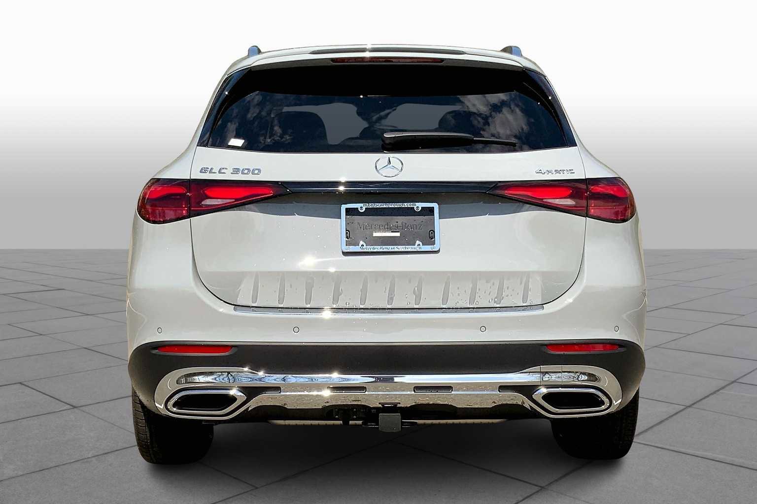 2025 Mercedes Benz GLC 300 4MATIC photo 4