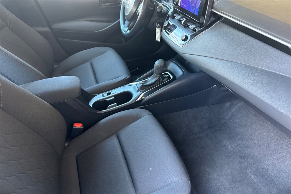 2023 Toyota Corolla LE photo 17