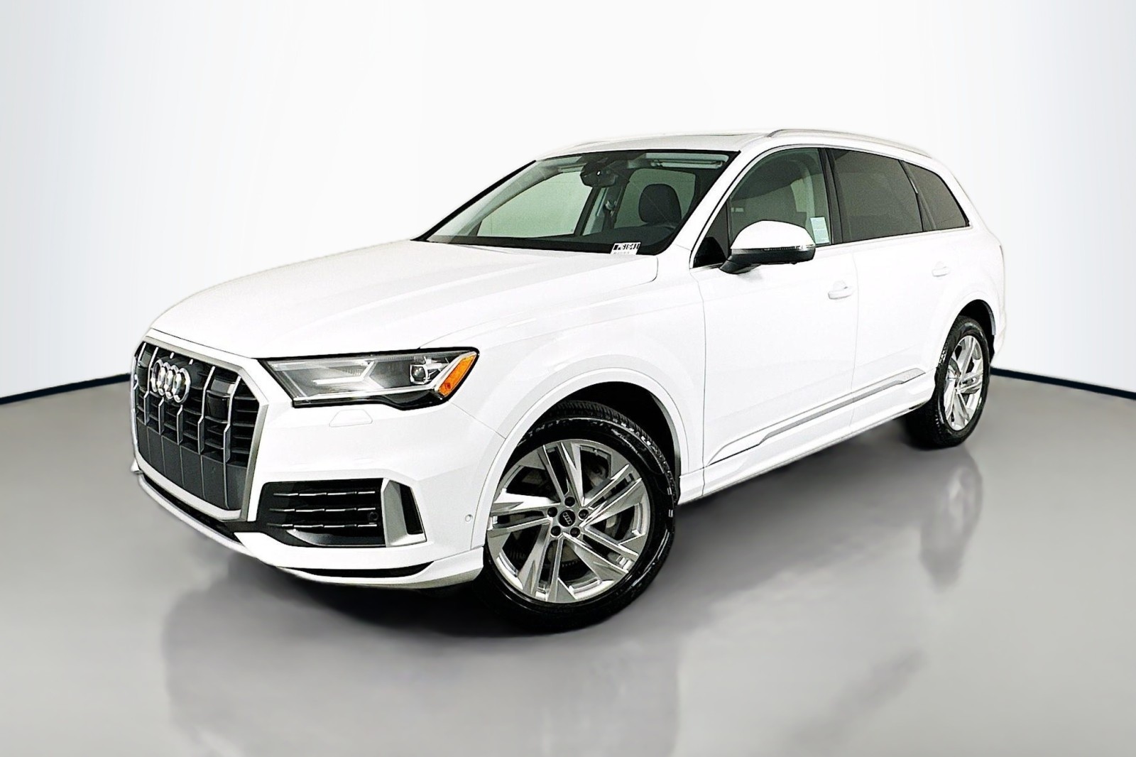 2023 Audi Q7 Premium Plus's photo