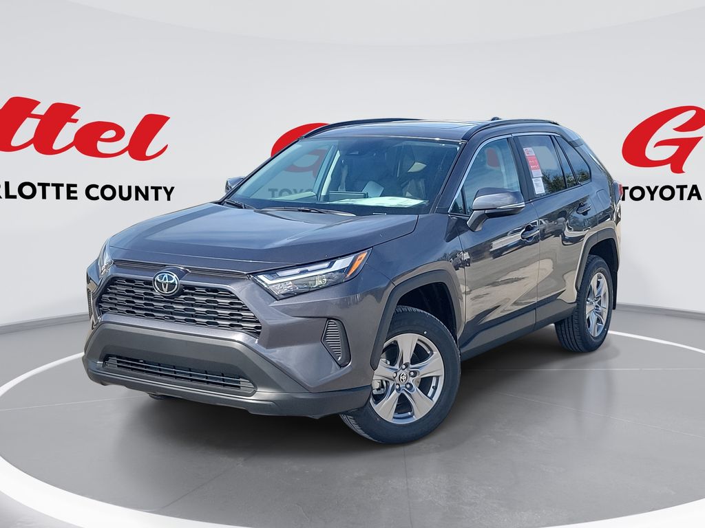 2025 Toyota RAV4 XLE's photo
