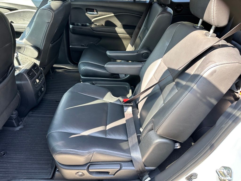 2019 Honda Pilot Touring photo 9