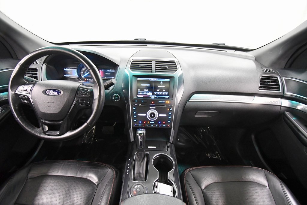 2016 Ford Explorer Sport photo 3