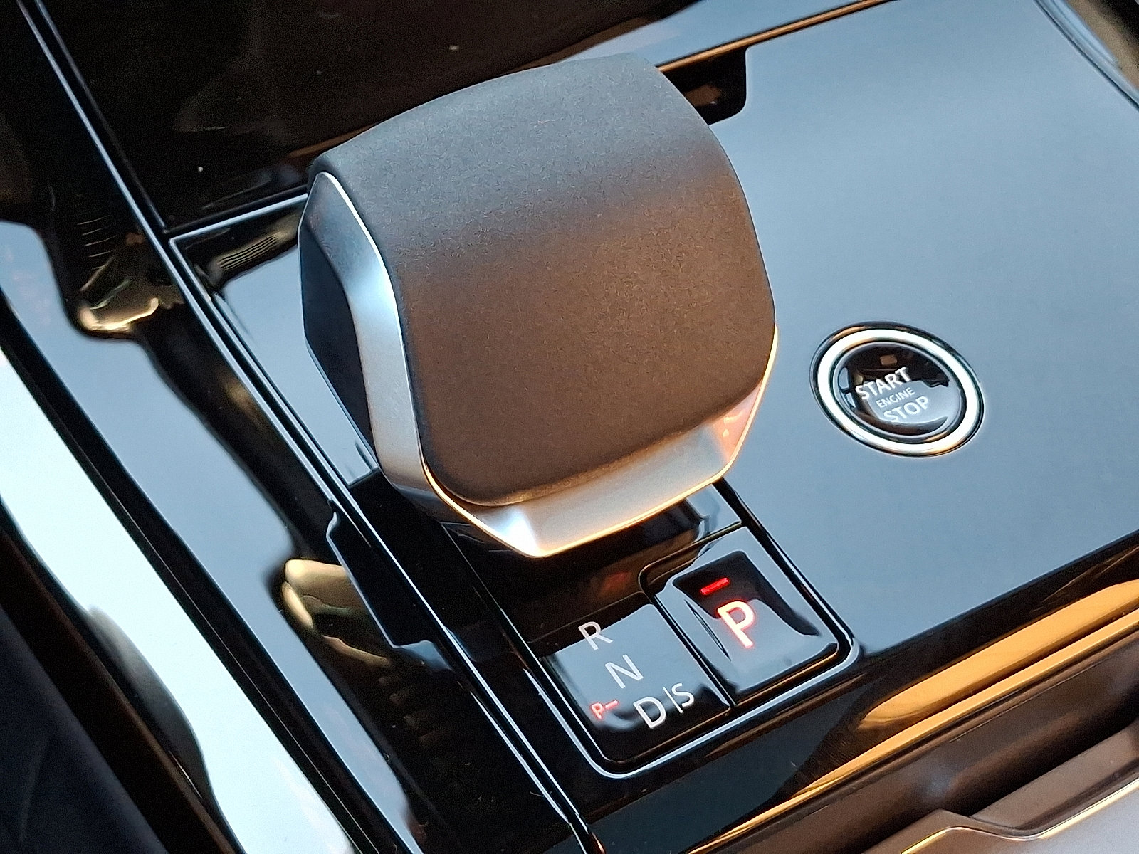 2025 Land Rover Range Rover Sport SE photo 13