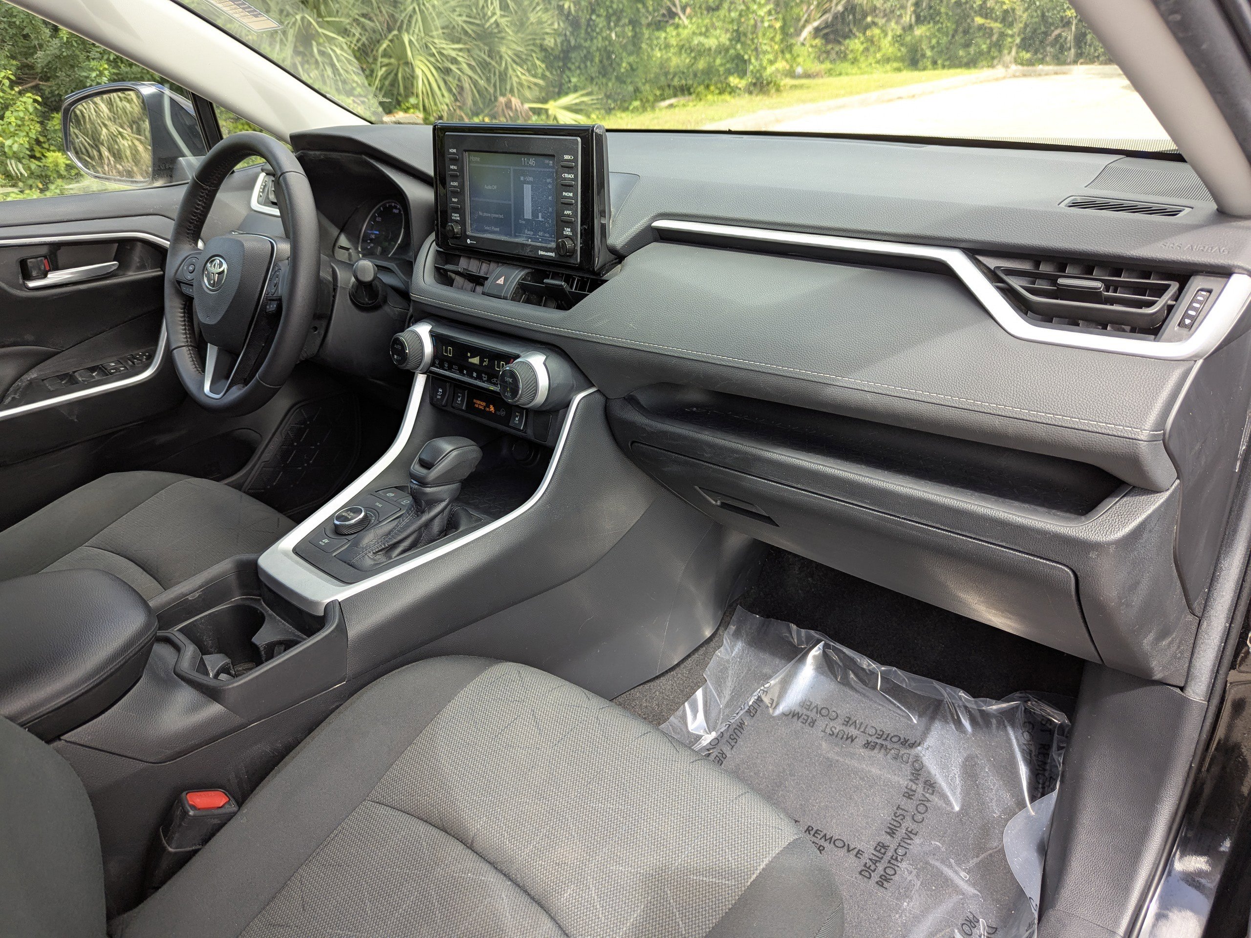 2021 Toyota RAV4 Hybrid XLE photo 3