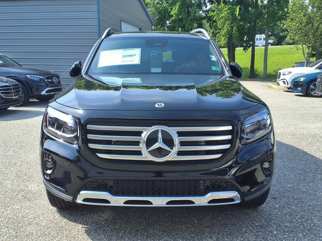 2025 Mercedes Benz GLB 250 photo 2