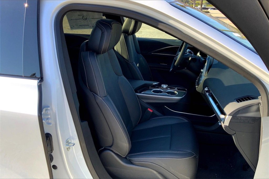 2025 Cadillac Lyriq Luxury photo 29