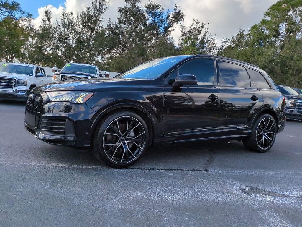 2020 Audi Q7 Prestige's photo