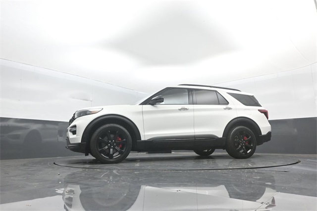 2022 Ford Explorer ST photo 29
