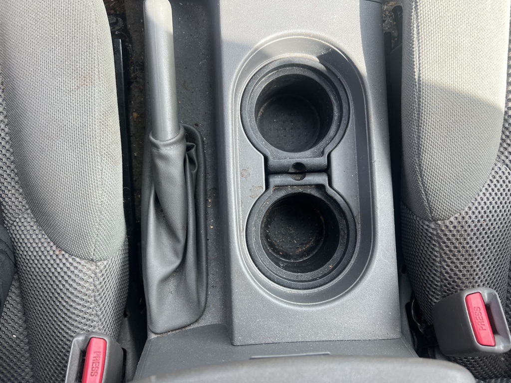2015 Nissan Frontier SV photo 34