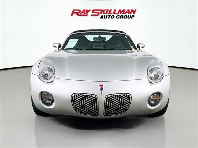 2008 Pontiac Solstice Base photo 2