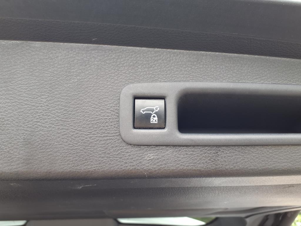 2021 Toyota Sienna XLE photo 21